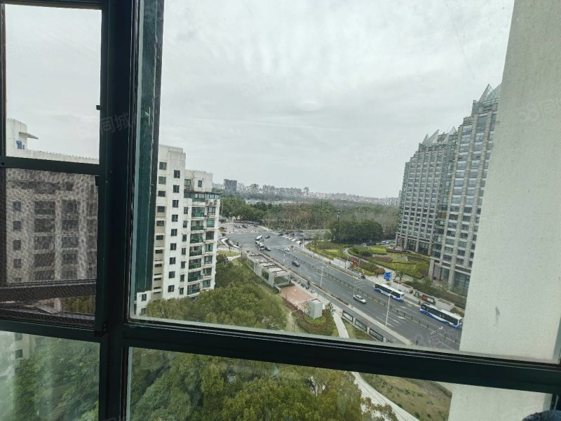 上海之窗御景园3室2厅2卫146.17㎡南北1650万