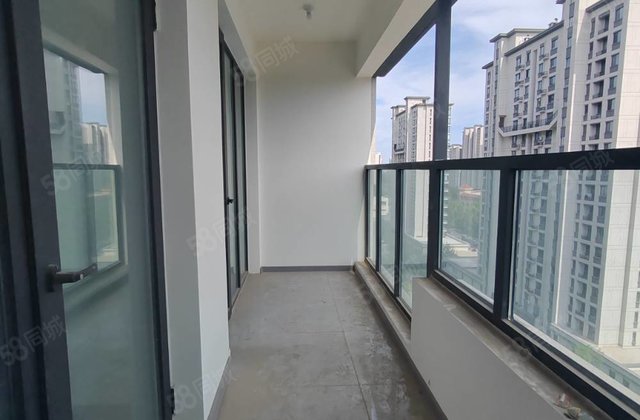 名筑印象 新一中对过 119 平 带车位 储藏室  赔25万