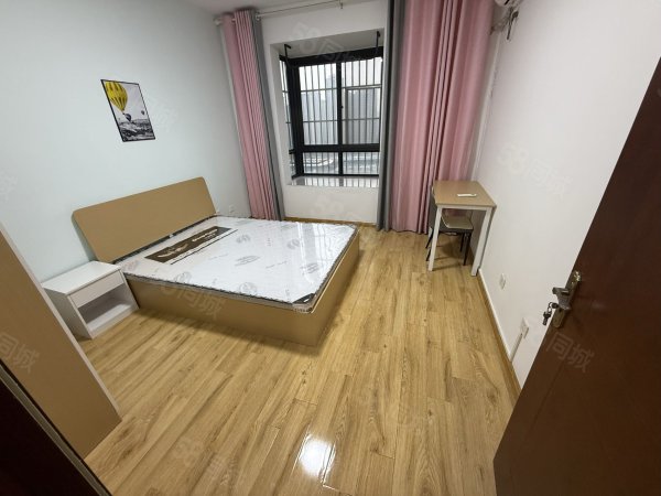 合租南岗畅园5室1厅
