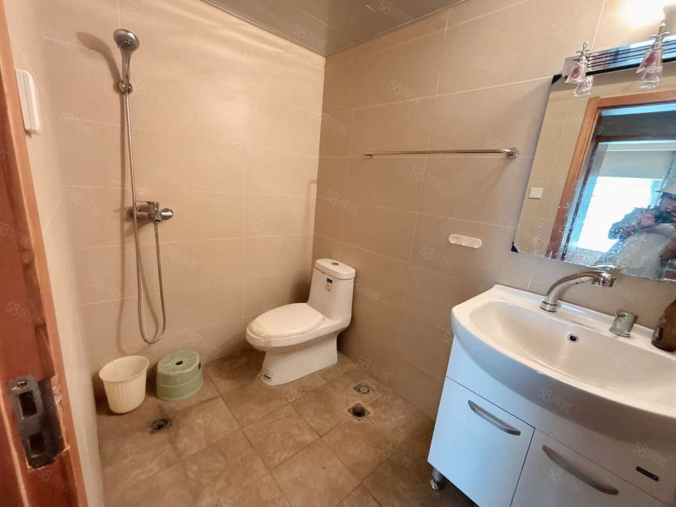 龙泉花园东苑4室2厅2卫151㎡东南94万