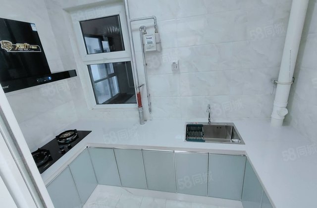 花园路  对面，90平正规两室送车位储藏室一手新房，  即住