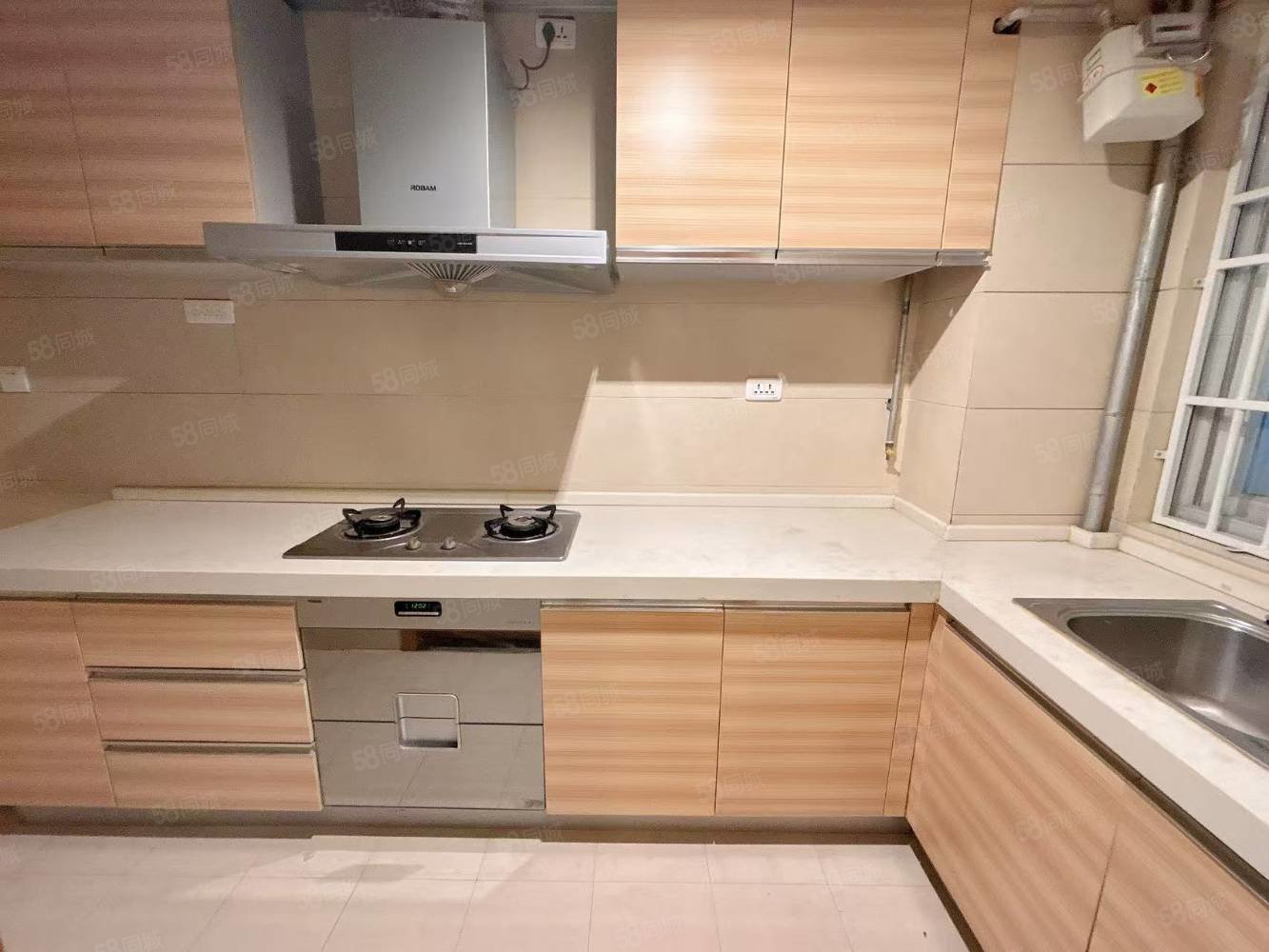 龙泉花园东苑4室2厅2卫151㎡东西93.8万