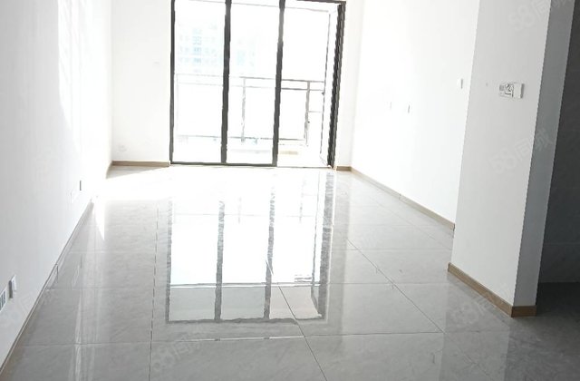 房 二干路，嘎嘎新，带车位城市  ，三室，理想城，水城印象