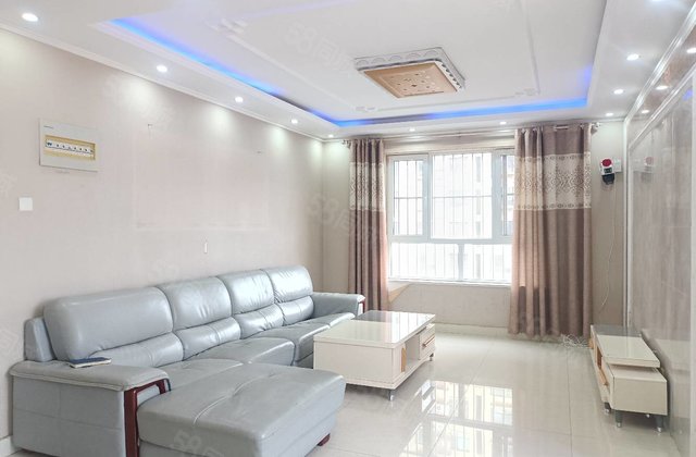 第三人民医院  海润公园 精装修三室两厅  带储藏室车位