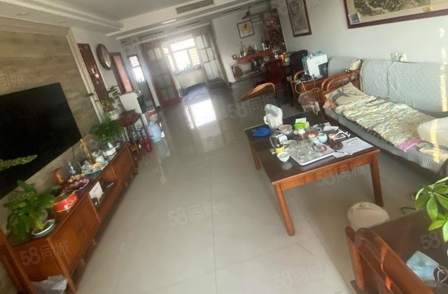 湖边房 精典户型 南北通透 车位地下室都有