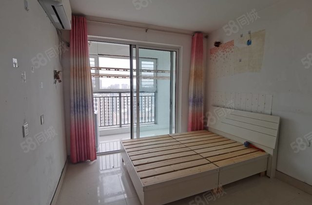 阳光逸墅 边户 两卫有窗 送车位免大税 随时看房 急售！