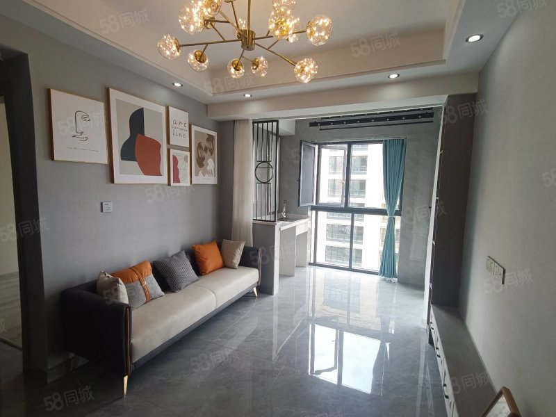 龙都锦城好楼层现代轻奢风装修二居室带地下车位