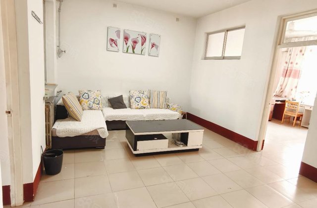 闸口文轩，外国语老一中，师范家属院，卫生间有窗户，龙山干净