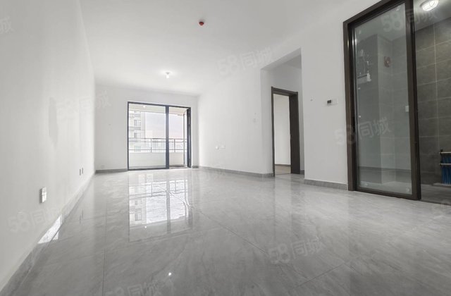 房东急售 西边户 送车位 储藏室 诚心出 新没住的 保证真实