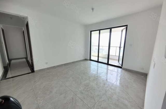 急售江山印小区 带车位储藏室 户型很好 价格不高