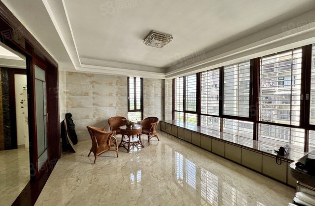 水岸花城4室2厅170.92㎡128万二手房图片