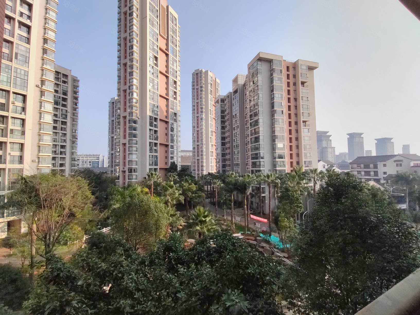 三面采光,窗外处处是风景,太舒服啦,性价比高,湖泉湾1号-红河58同城