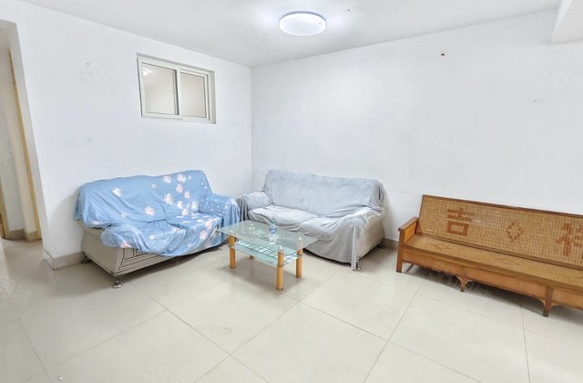 汽车总站 中华苑 洋房三楼 隔三室 随便停车有钥匙 随时看房