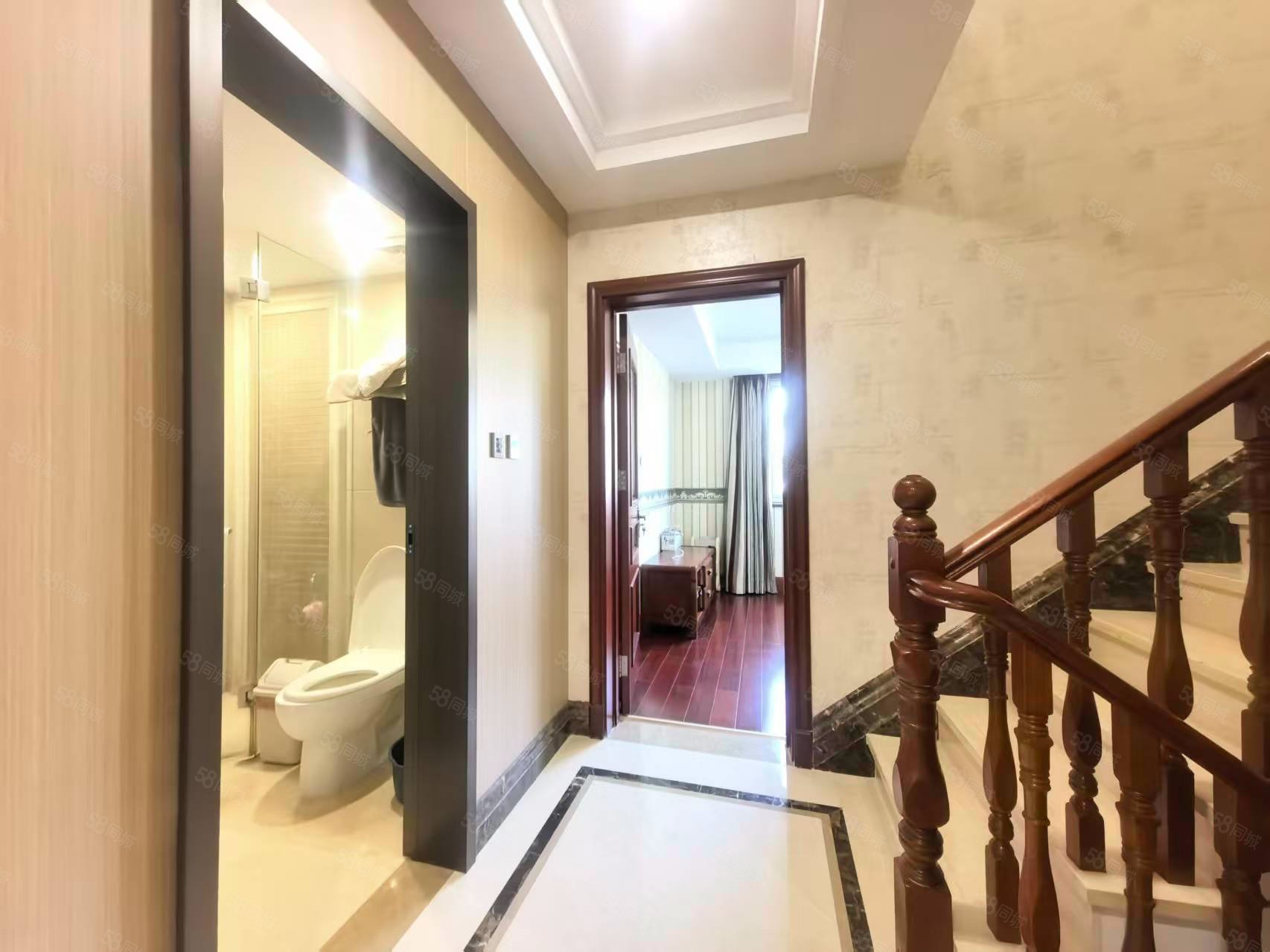 天鵝堡4室3廳4衛(wèi)247.03㎡南北830萬