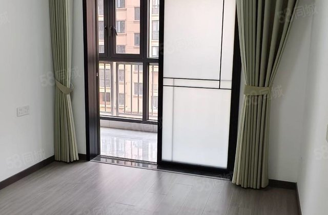 凤凰君庭3室2厅95㎡50万二手房图片