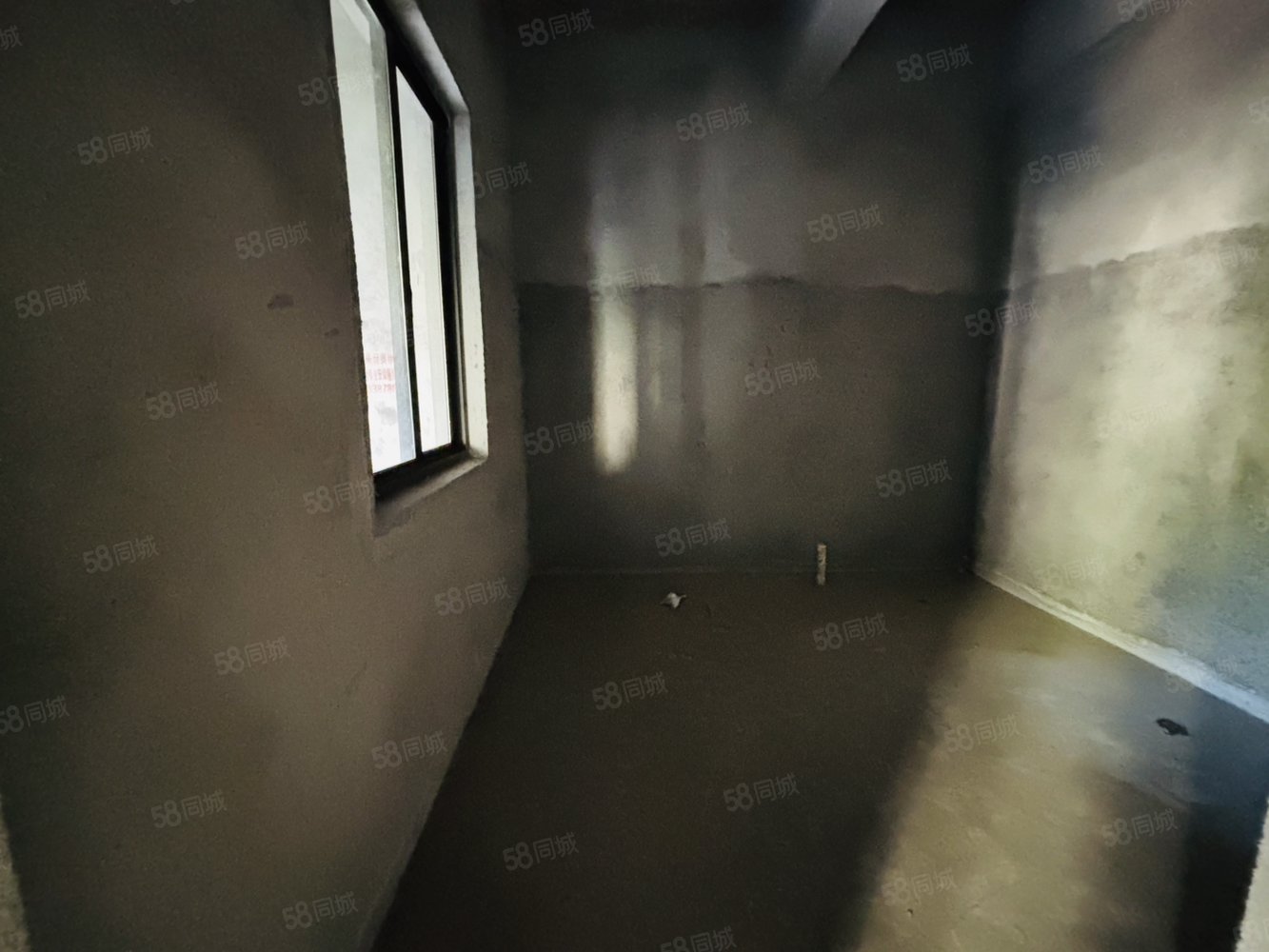 新世界凯旋城(别墅)7室2厅3卫243㎡南北103万