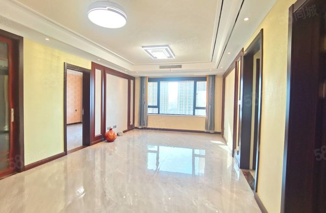 百合新城，独体独户，三叶草户型，双卫带车位储，东昌东校