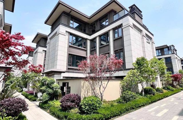 麓山国际拉佩维尔(附5号)5室3厅233㎡800万二手房图片