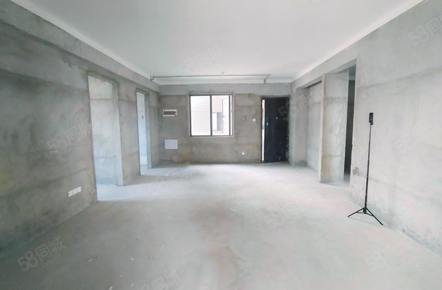 万科碧桂园麓园4室2厅131.63㎡165万二手房图片