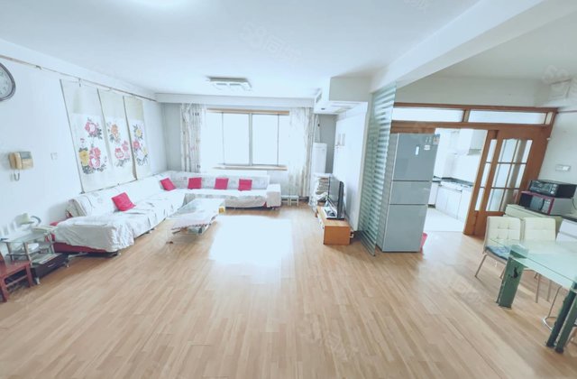 凤凰台，一楼，湖边公路馨苑，停车方便 送储藏室 凤凰苑中通