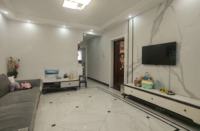 市医院北 天汇中央公馆精装三室送储易停车 新水明珠 聊医花园