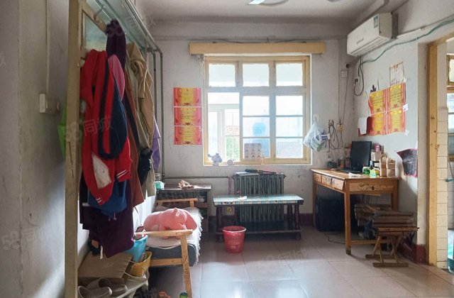 文轩 外国语 附近 建行家属院 多层三楼