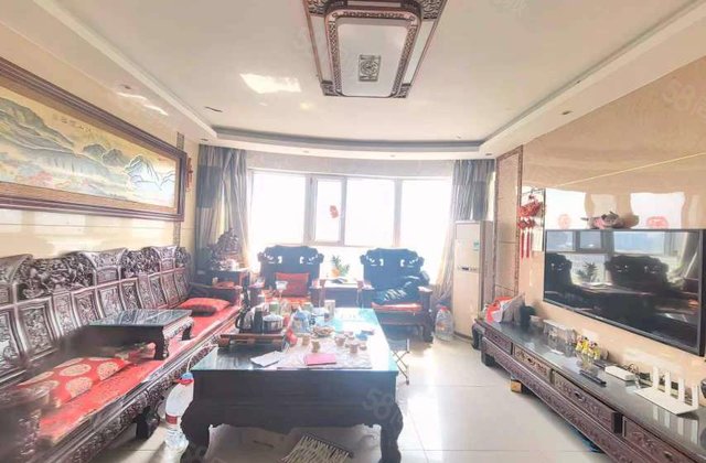 单价8000多 月亮湾 四室两卫 东边户 小区 合适一套