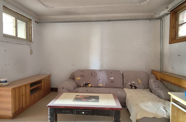 东昌总校北顺聊城三中附近家属院中间楼层，停车方便随时可以看房