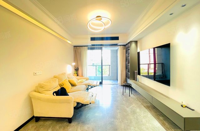 约克郡壹號湖畔3室2厅120.42㎡150万二手房图片