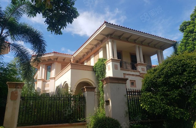 卓 越蔚蓝海岸别墅!业主工作调动降价30万!看房方便包税出售