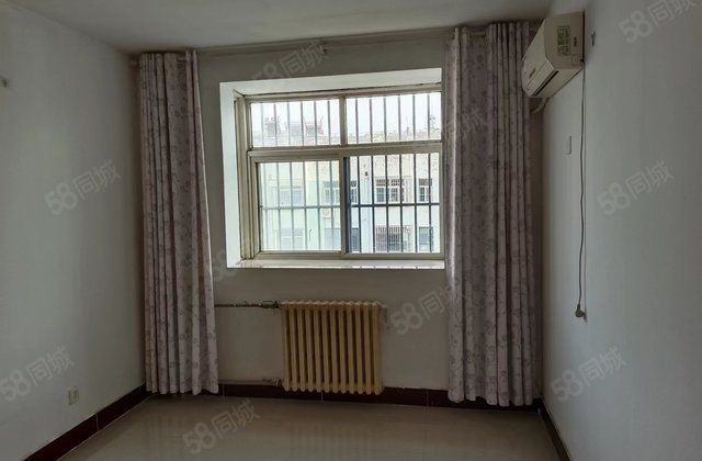 紧邻文轩，房间宽敞明亮，实际是6加7，面积138平，房东直卖