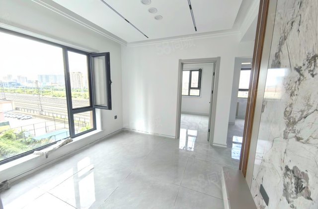 沈铁盛华庭2室2厅81.84㎡33.4万二手房图片