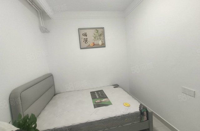 铁塔紧邻 上东昌中学 中间楼层 两室市中心位置   购物方便