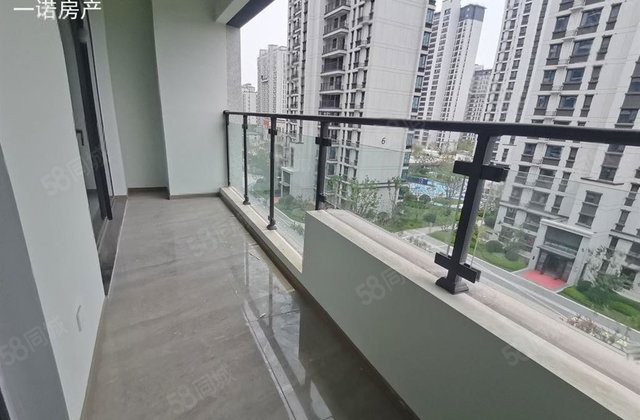 城市芳华 蘭园 走一手    送车位储藏室 小高层   一套