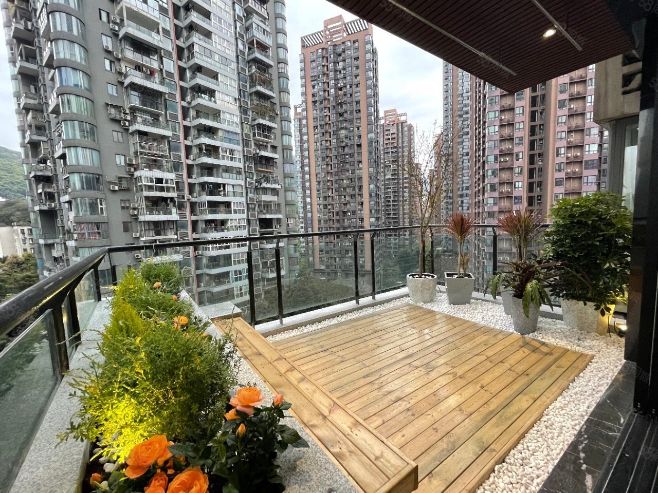 南滨路 轻轨环线 豪华装修大平层,大露台,拎包入住