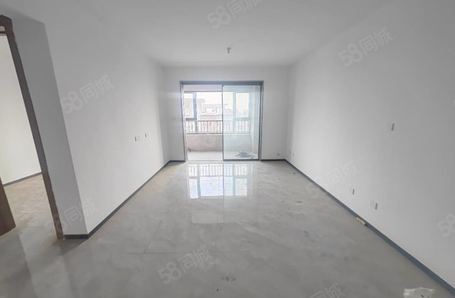 康盛园新房未住三室两厅一卫带储藏室随时看房有钥匙