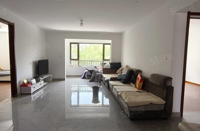 新出11层的小高层元宝户型三室两厅两卫，一梯两户，随时看房。