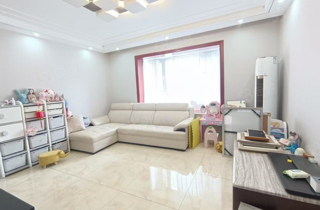 急售东昌中学 伟业中华御苑3室 东边户 带车位储藏室 精装修