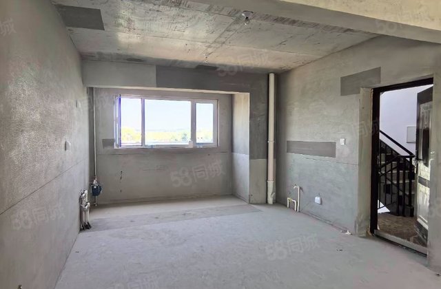 英伦铭筑3室2厅122㎡60万二手房图片