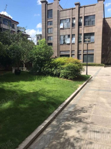 富宸江滨18号公馆