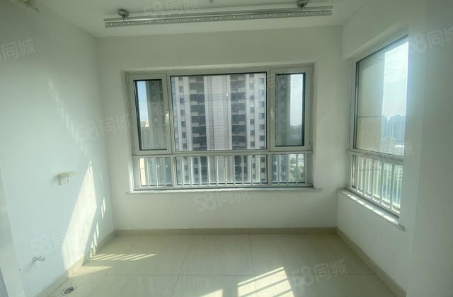 东昌中学 精装三室 带车位储藏室 免大税 看房方便