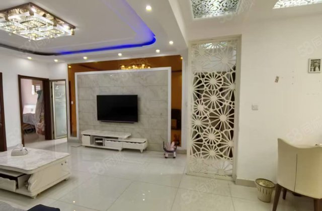 中间好楼层 房龄新 出行方便 电梯房 购物方便 近医院