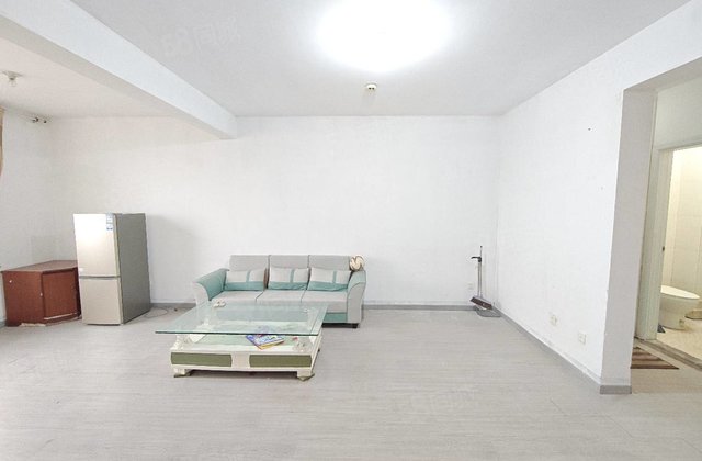 湖边，电梯房，湖西早市西临，小三室，益民小区高层，免大税送储