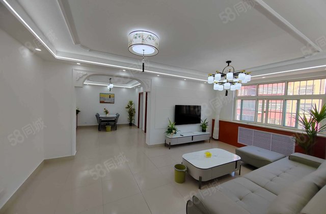 急！东昌东，紧邻实验，精装大三室双阳台，免大税储停车方便