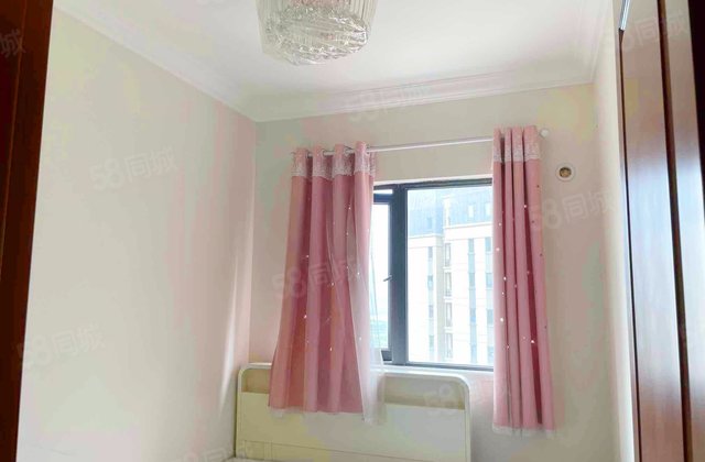 恒大御龙天峰4室2厅136.55㎡120万二手房图片