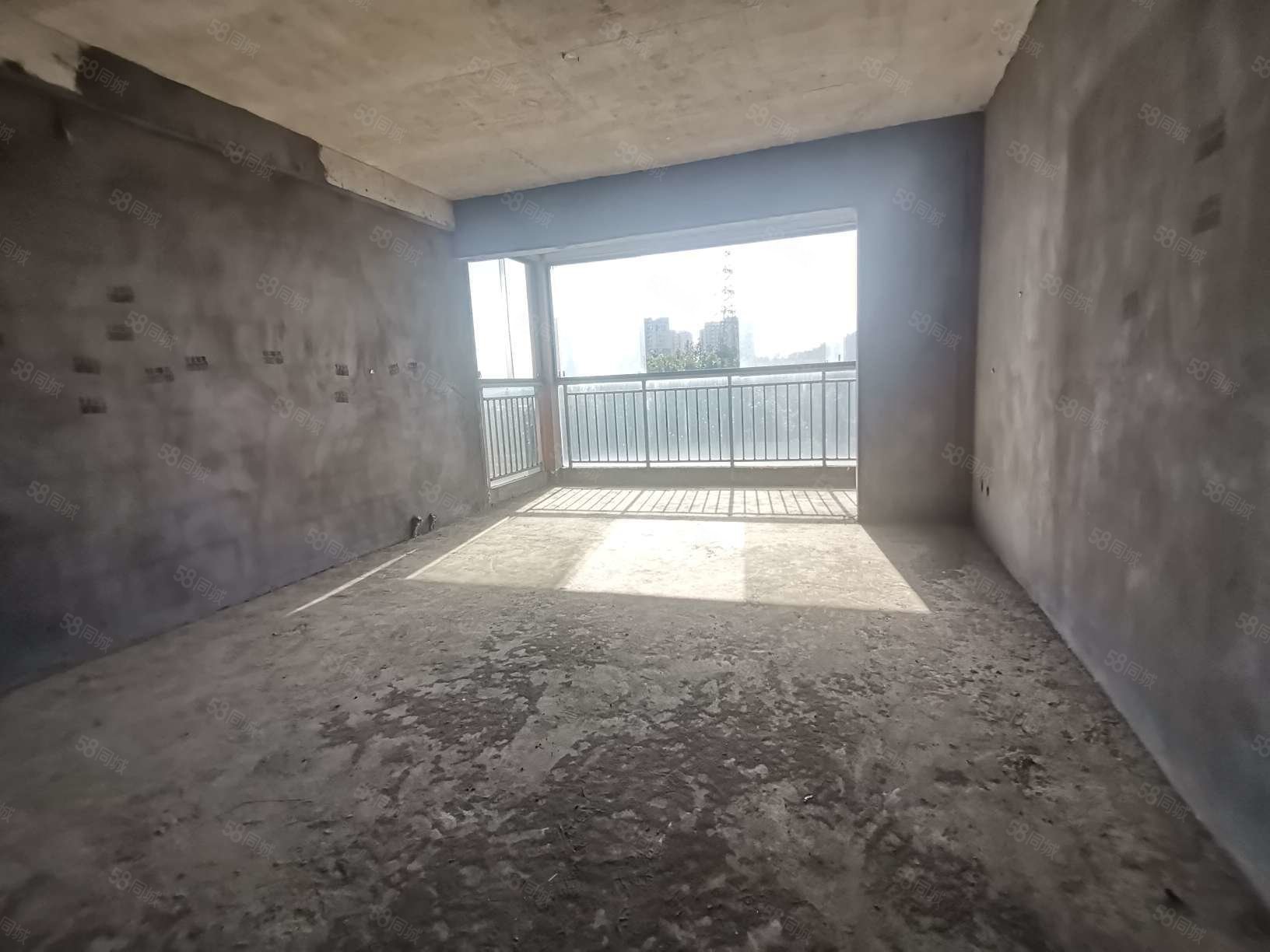 皓景丽苑3室2厅2卫118.68㎡南北53.8万