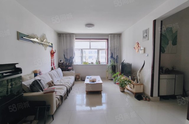 开发区英才小区 大两室隔三室 送车位储藏室免大税南北通透按揭