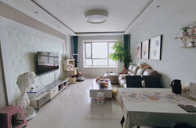 产权清晰 中间楼层采光好 南北通透 近医院 有电梯 商圈成熟