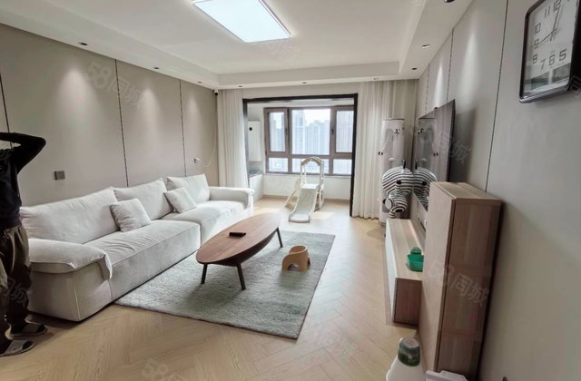 廊坊孔雀城大学里4室2厅124.3㎡128万二手房图片