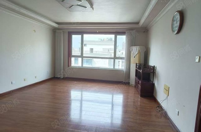 徒骇河 滨河御府 一梯两户 带车位 精装三室 莲湖新城